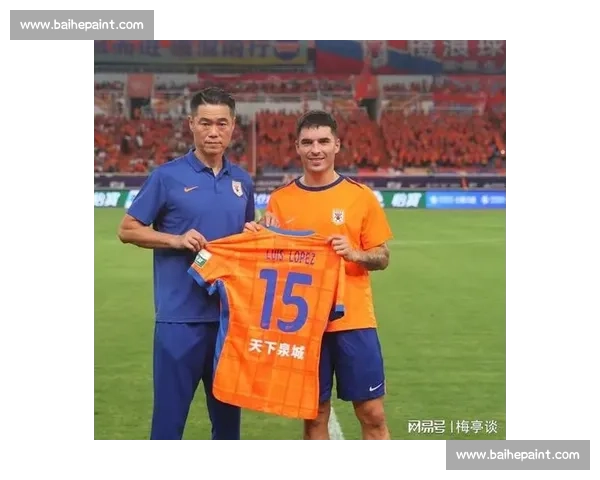 临阵换将！彭啸替洛佩斯首发，泰山 3-1 海港藏深意