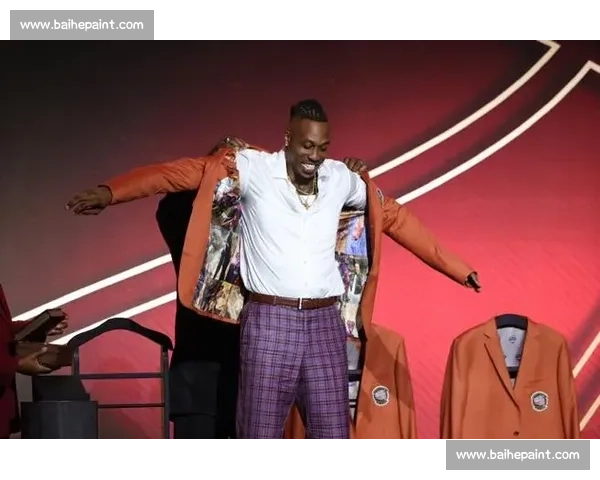 落选 75 大却拥双名人堂！魔兽霍华德：三届 DPOY 的传奇逆袭